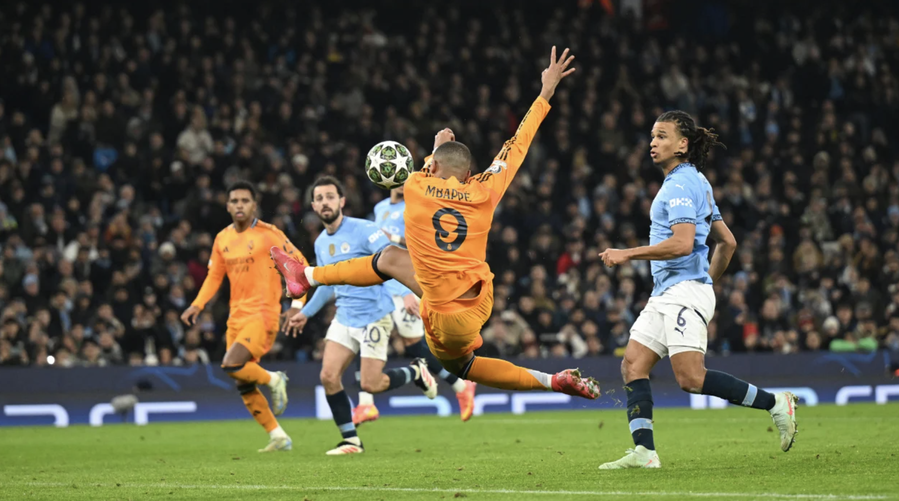 Kyliam Mbappé anota en el partido de ida entre Real Madrid y Manchester City jugado en Inglaterra